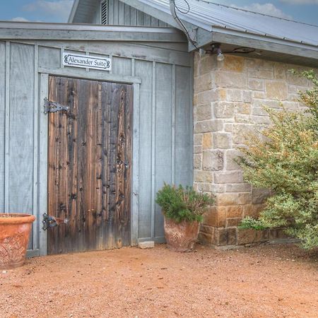 Romantic Oasis With Hot Tub Near Fred And Wineries! Fredericksburg Dış mekan fotoğraf
